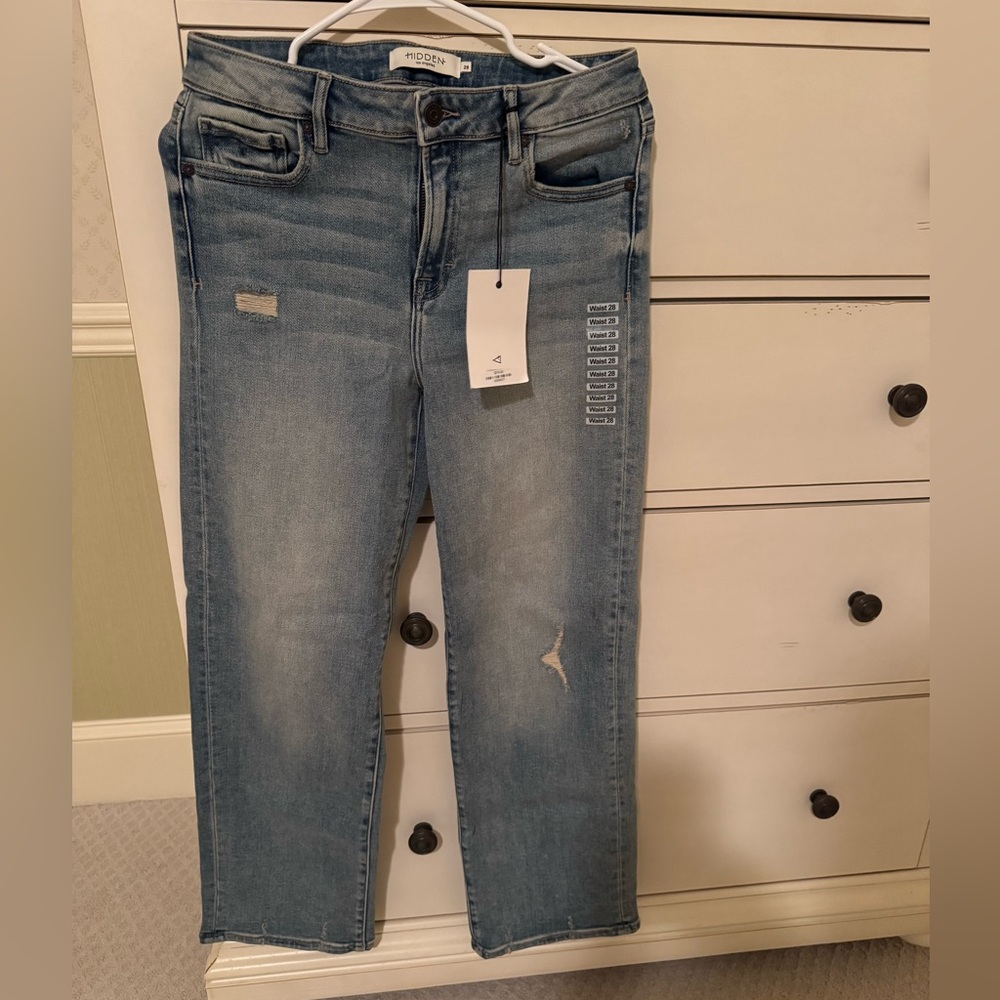Women’s Jeans NEW Hidden brand washed blue Tracy Mid rise straight leg size 28